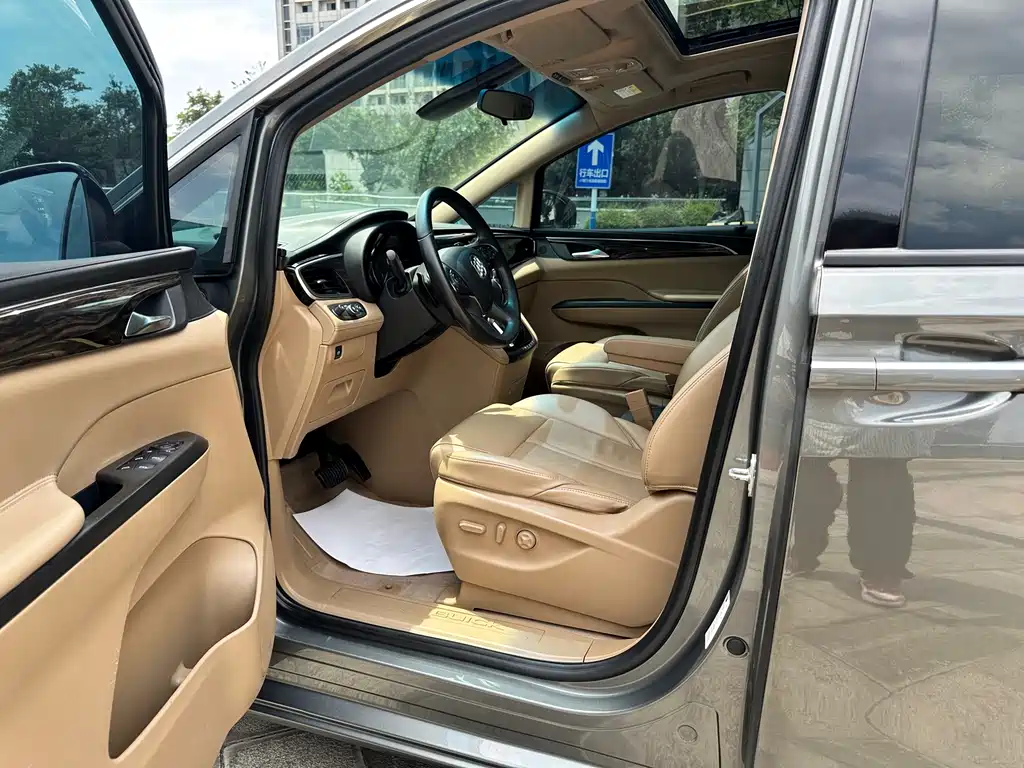 Buick GL8 — миниатюра 6