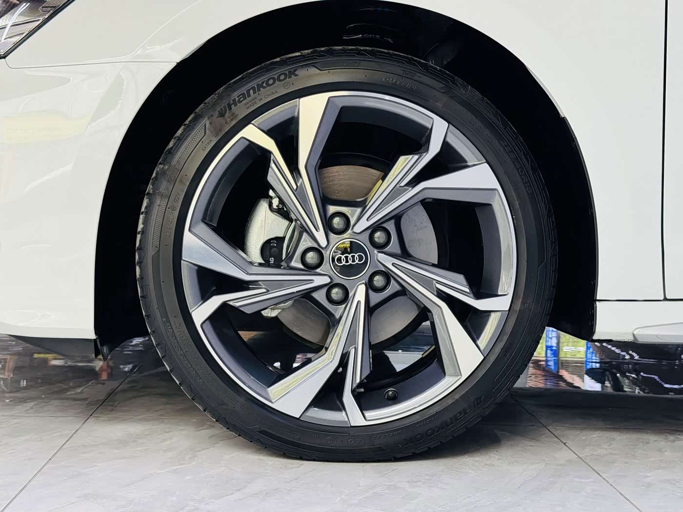 Audi A3 1.4 л 2024 г. Белый, пробег 32000 км