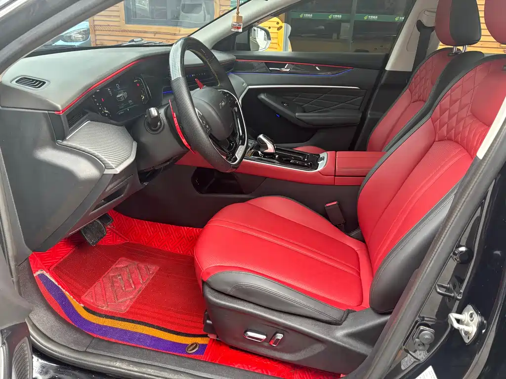 DONGFENG YI HYUN MAX