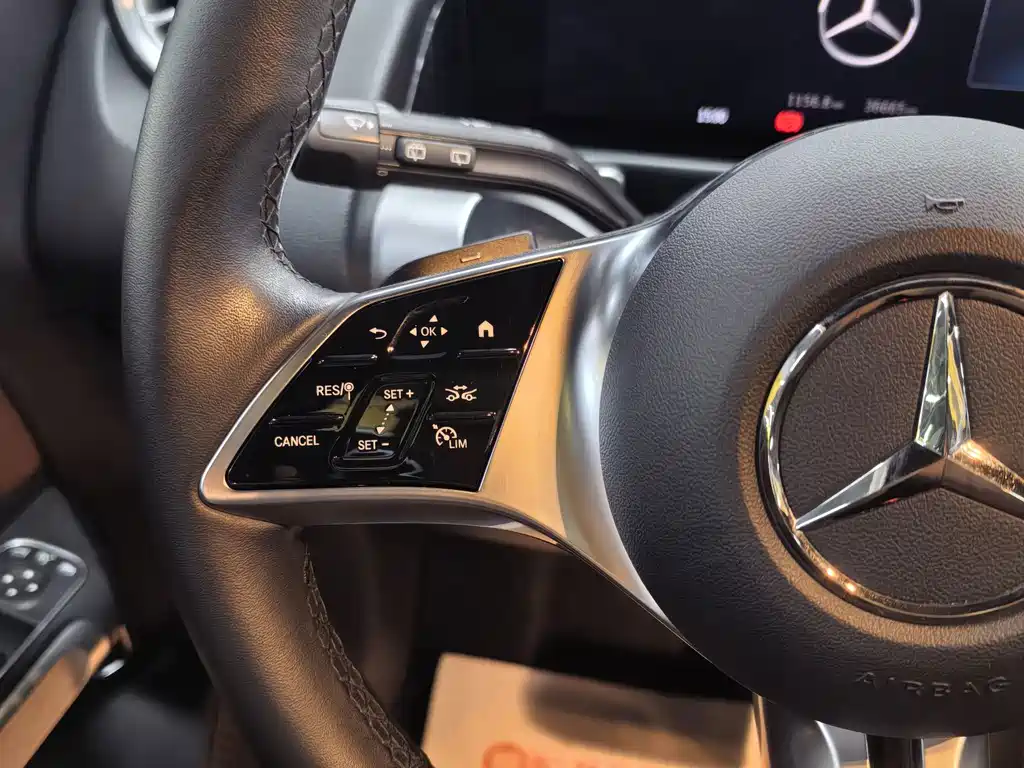 Mercedes-Benz GLB — миниатюра 10