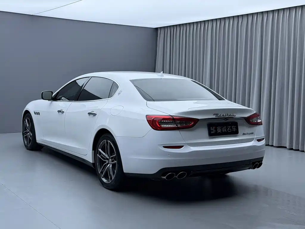 Maserati Quattroporte — миниатюра 5