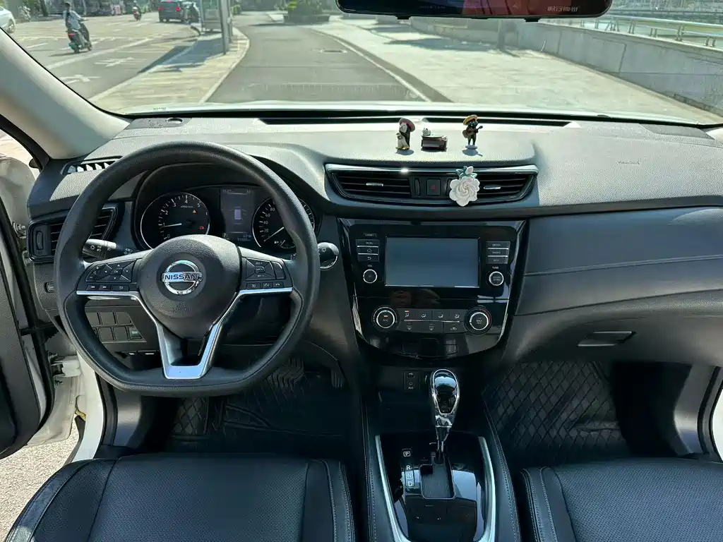 Nissan X-Trail — миниатюра 8