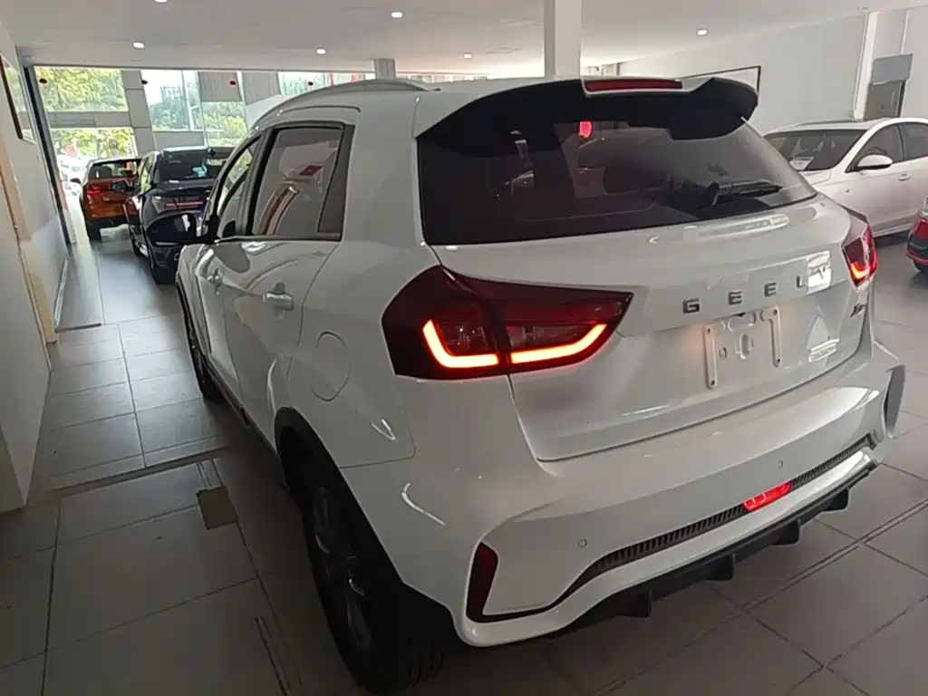 Geely Vision X3 — миниатюра 5