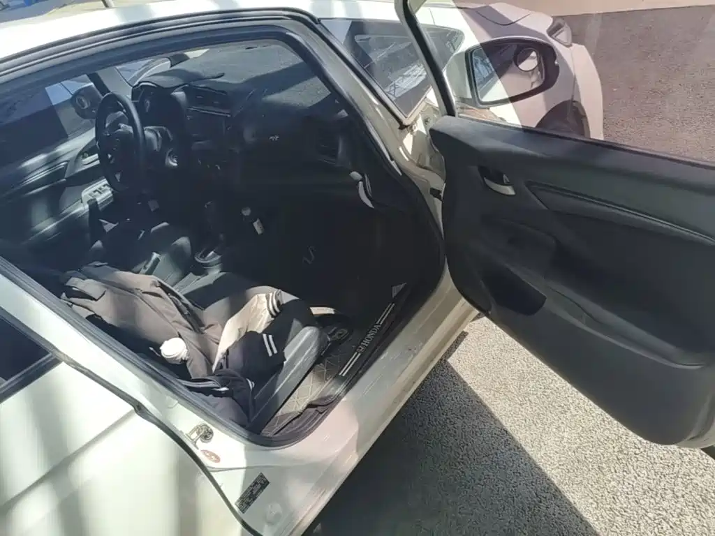 Honda Fit — миниатюра 9