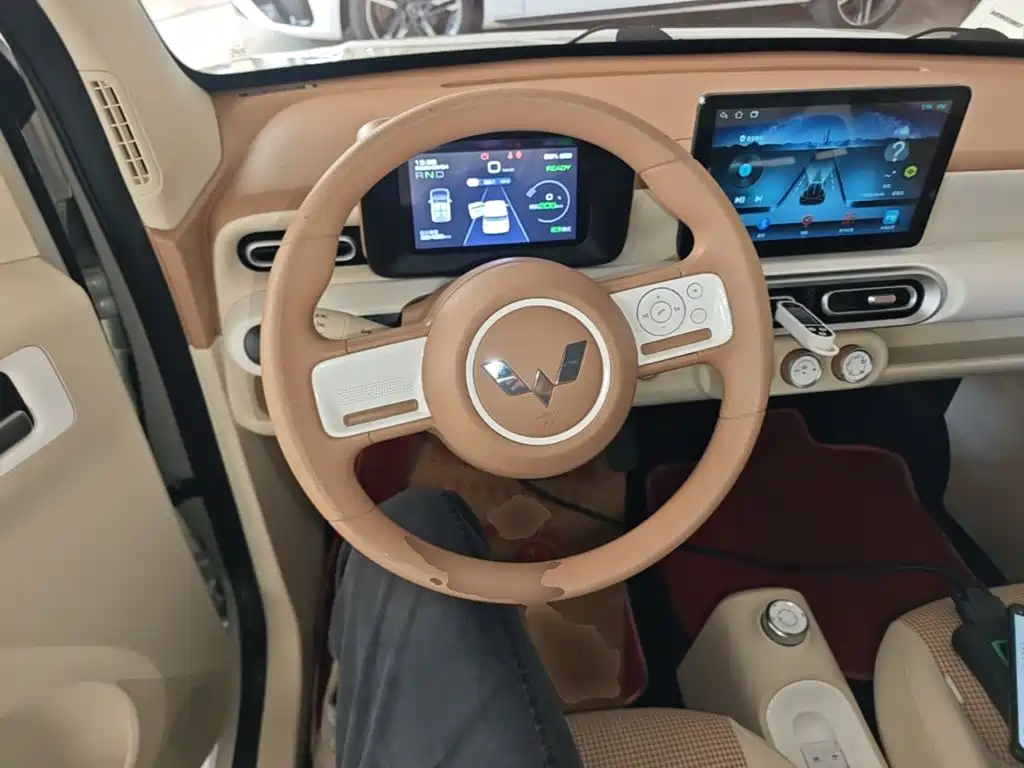 Wuling MINIEV — миниатюра 11