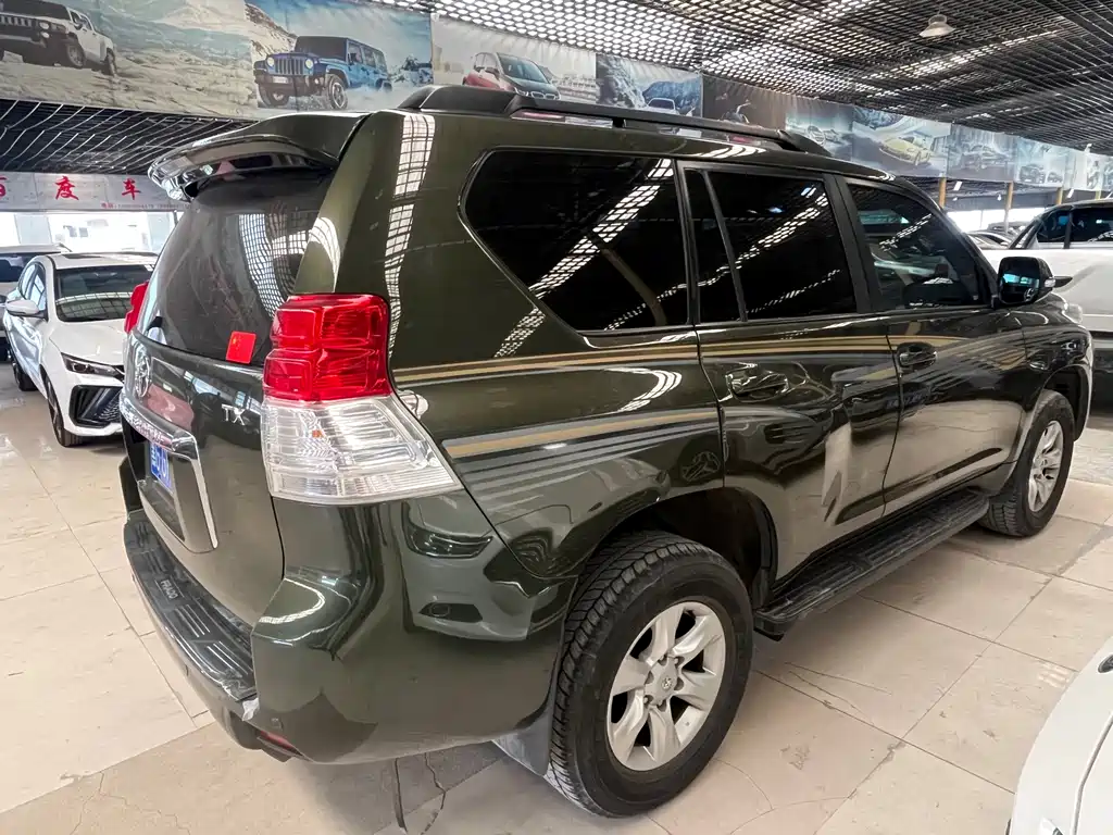Toyota Land Cruiser Prado 2010 2.7L AT Luxury