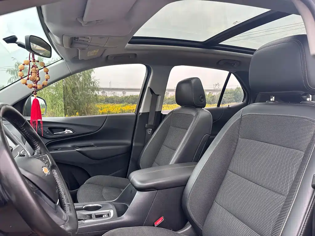 Chevrolet Equinox — миниатюра 10