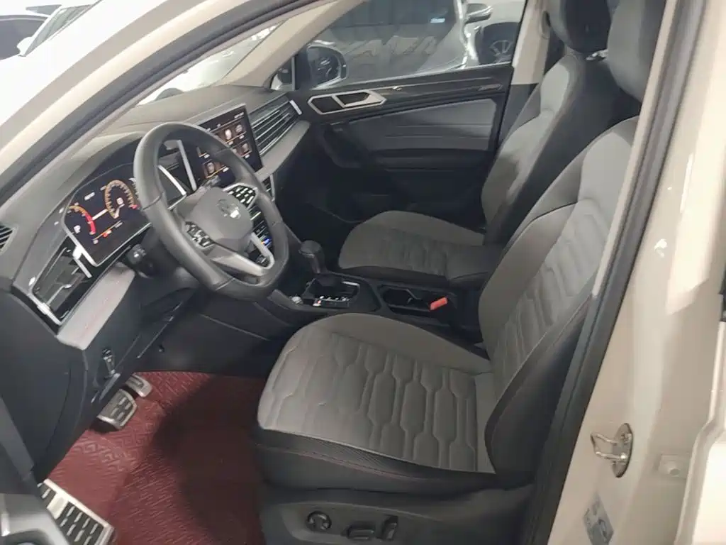 Volkswagen Tiguan X — миниатюра 18