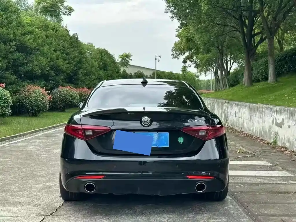 Alfa Romeo Giulia 2020 2.0T 280HP Luxury