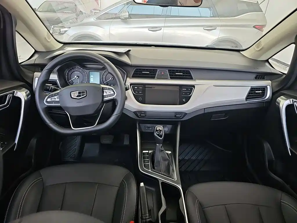 Geely Vision X3 — миниатюра 12