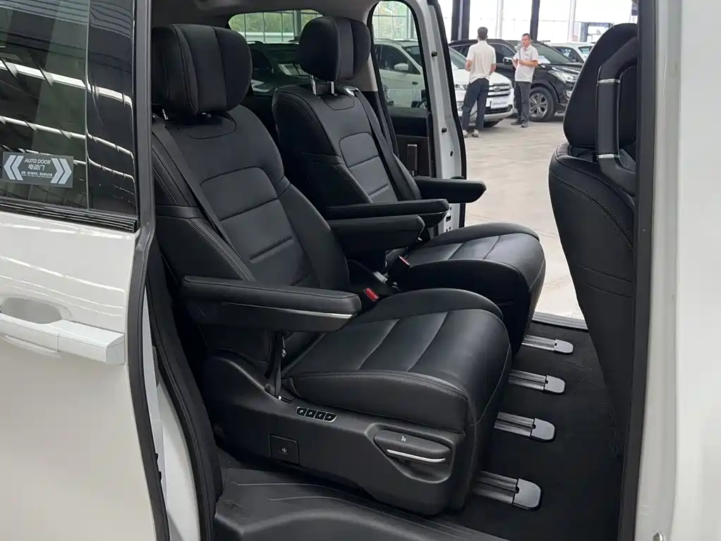 GAC Motor Trumpchi E8 PHEV — миниатюра 20