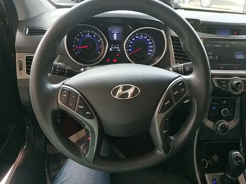 Hyundai Elantra Langdong — миниатюра 11