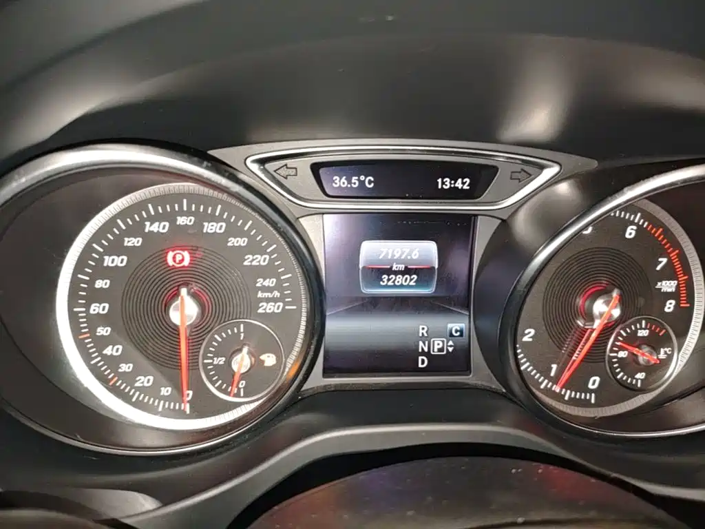 Mercedes-Benz GLA — миниатюра 12