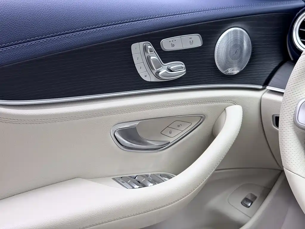Mercedes-Benz E-Class — миниатюра 32