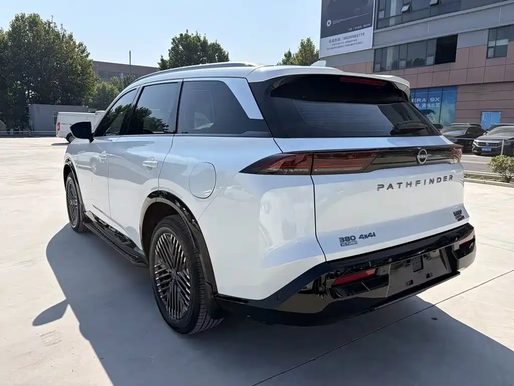 Nissan Teramont — миниатюра 8