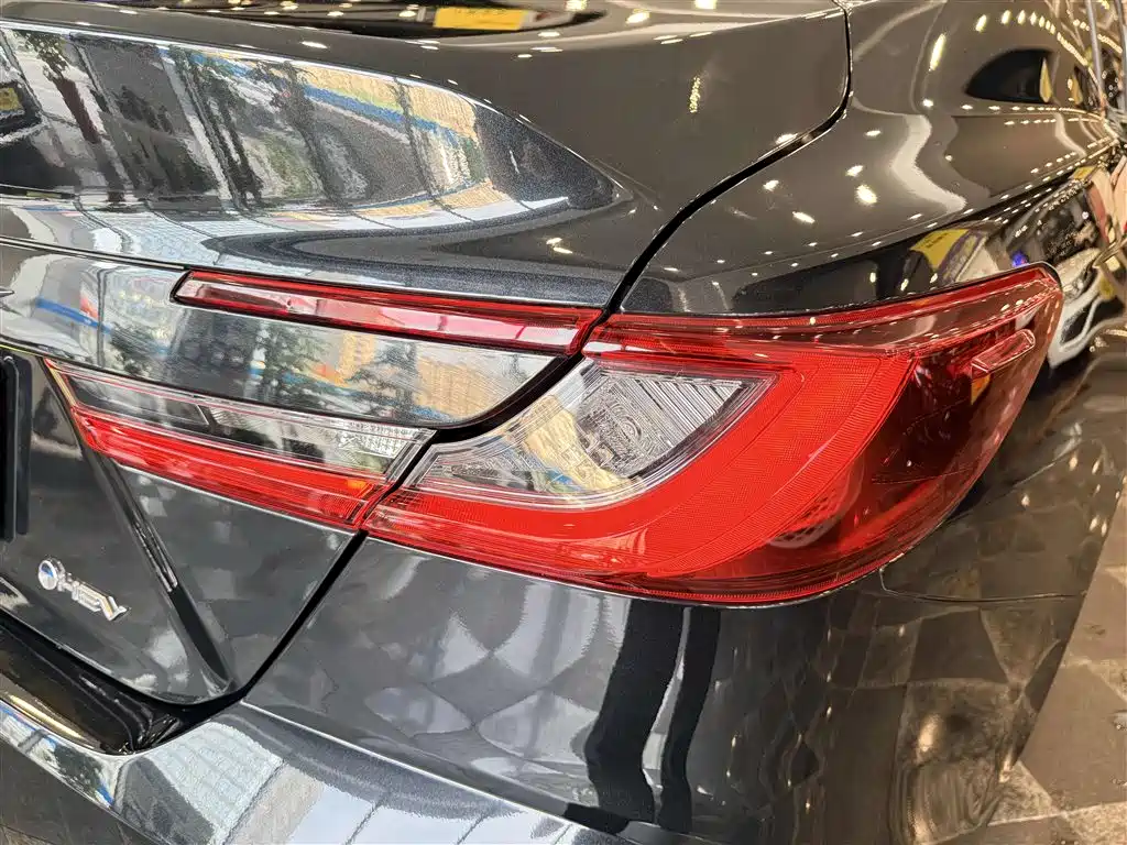 Toyota Camry — миниатюра 14