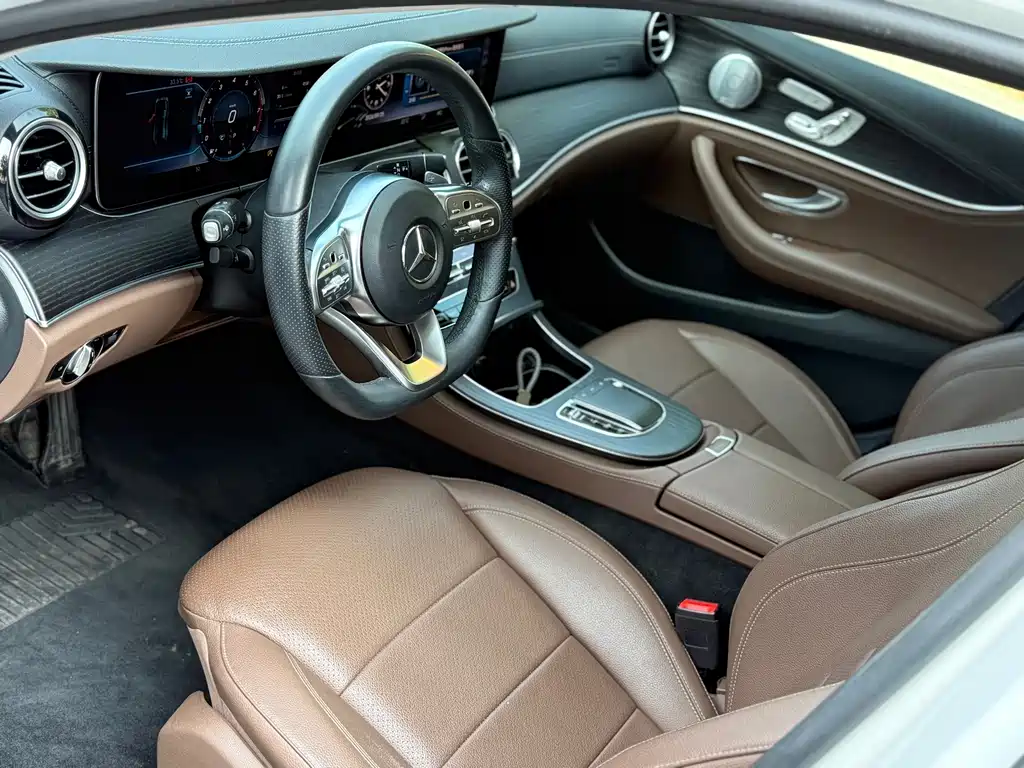Mercedes-Benz E-Class — миниатюра 10
