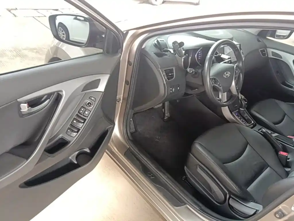 Hyundai Elantra Langdong — миниатюра 16