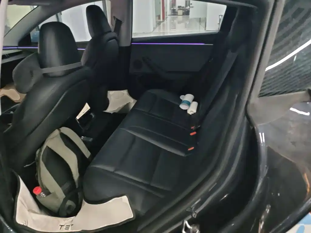 Tesla Model 3 — миниатюра 17