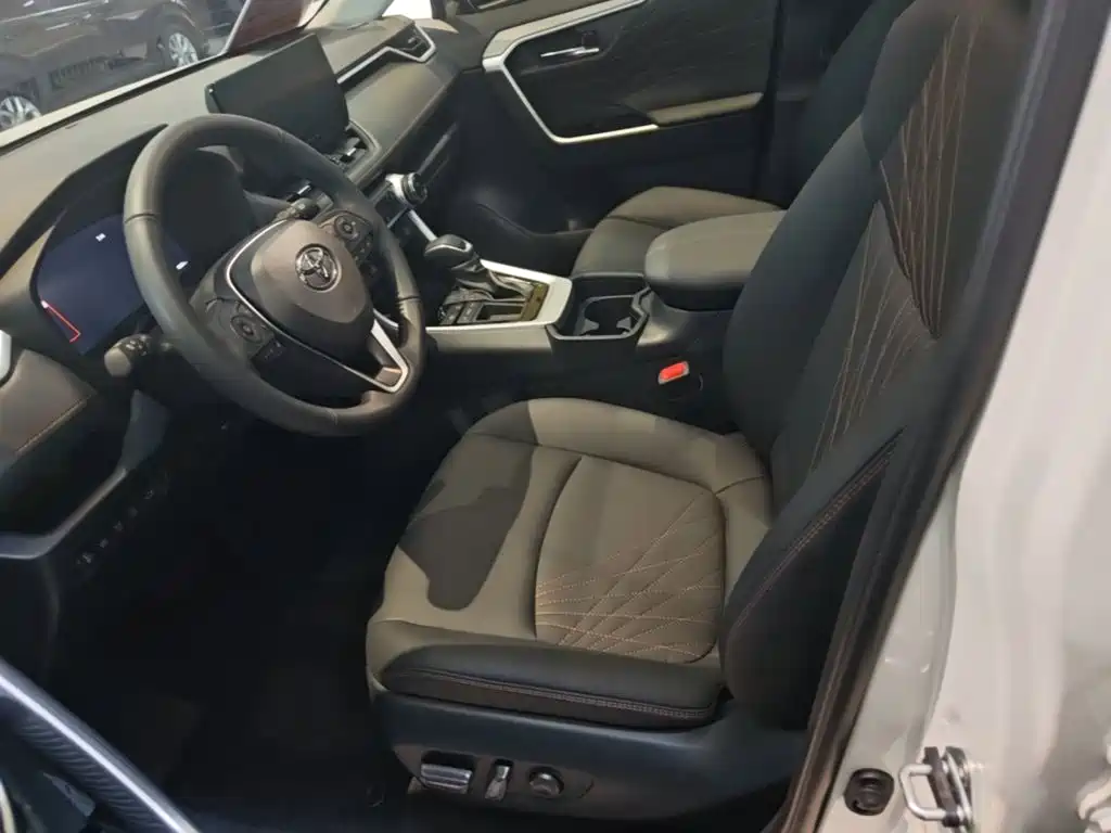 Toyota RAV4 — миниатюра 15