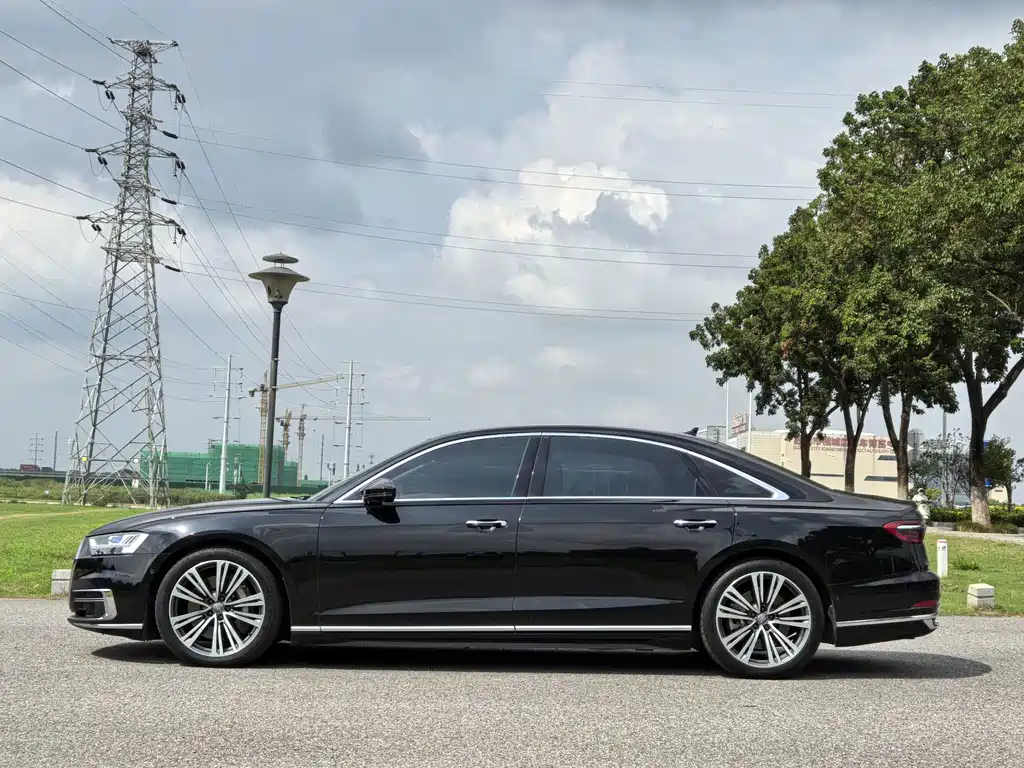 Audi A8 — миниатюра 6