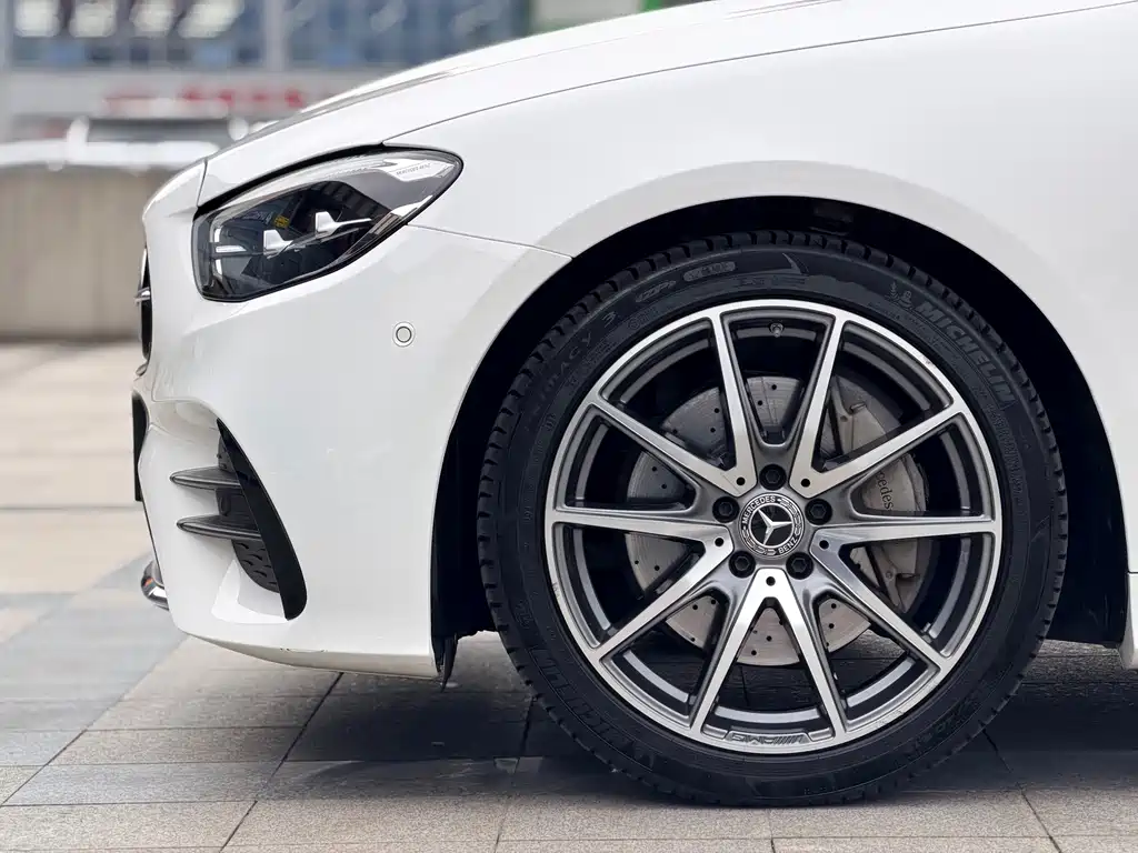 Mercedes-Benz E-Class (Import) — миниатюра 3
