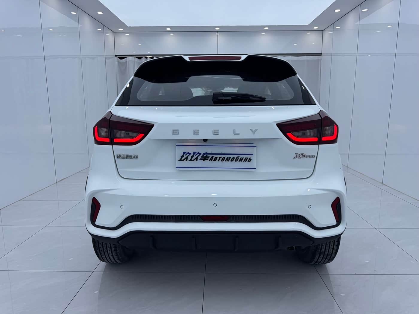 Geely Vision X3 1.5 л 2022 г. Белый, пробег 22000 км