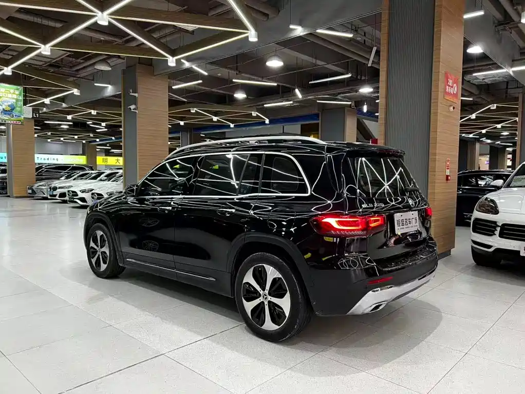 Mercedes-Benz GLB — миниатюра 13