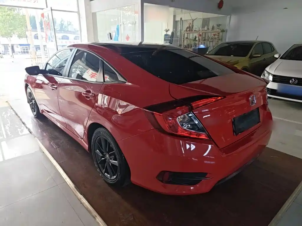 Honda Civic — миниатюра 5