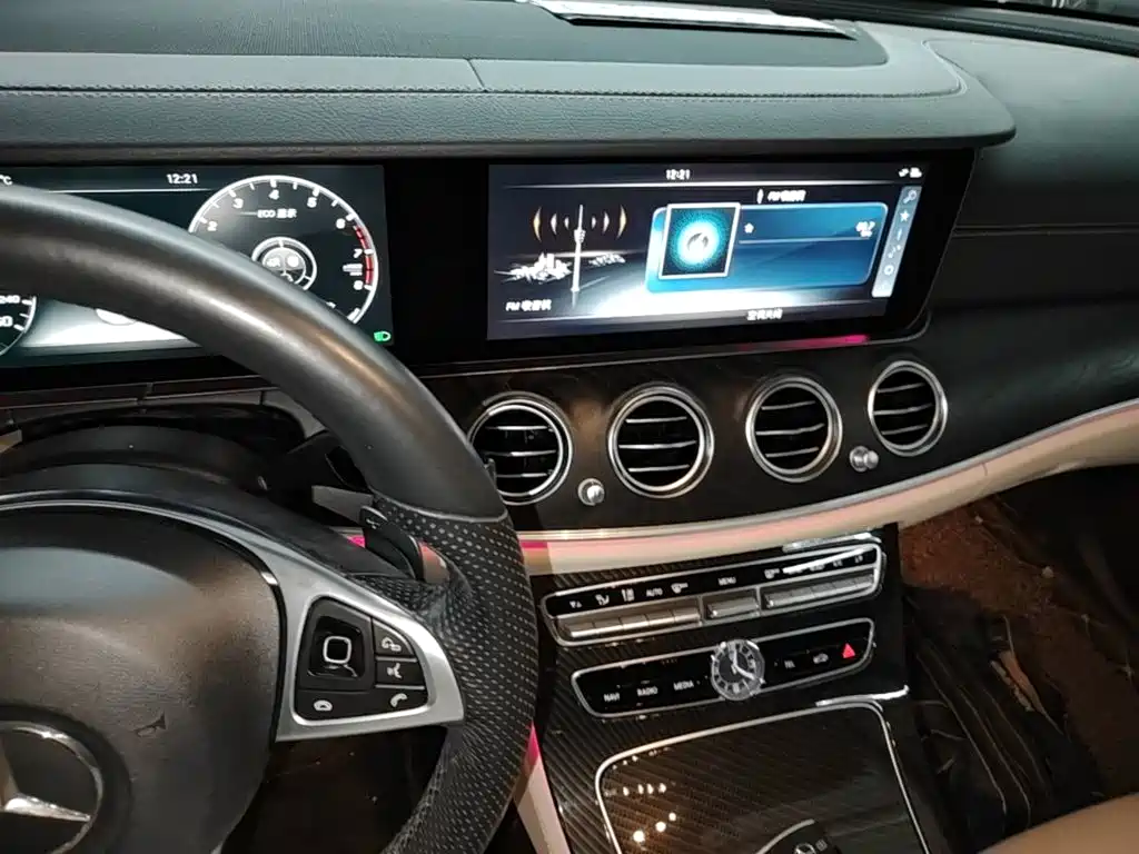 Mercedes-Benz E-Class — миниатюра 13