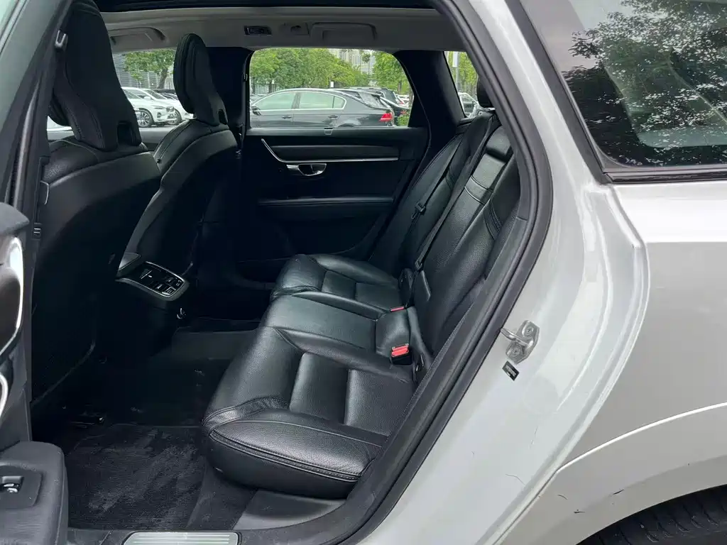 Volvo V90 — миниатюра 8