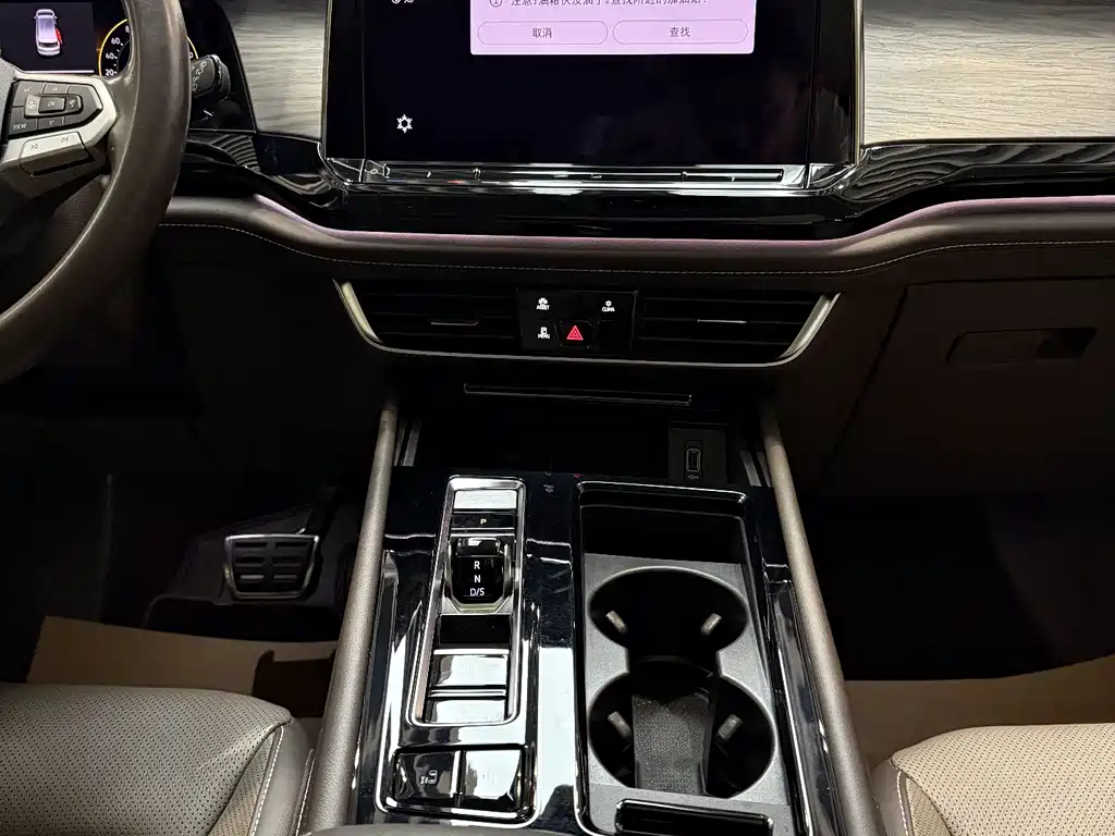 Volkswagen Viloran 2022 380TSI