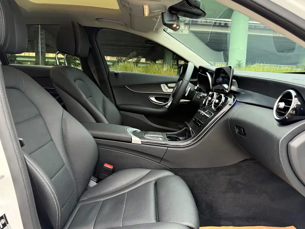 Mercedes-Benz C-Class — миниатюра 8