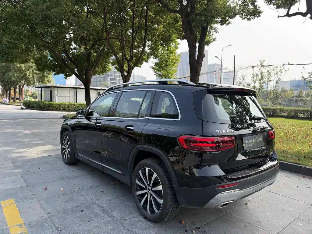 Mercedes-Benz GLB — миниатюра 7