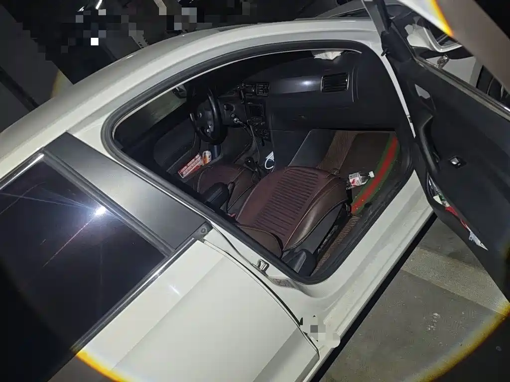 Volkswagen Santana — миниатюра 18