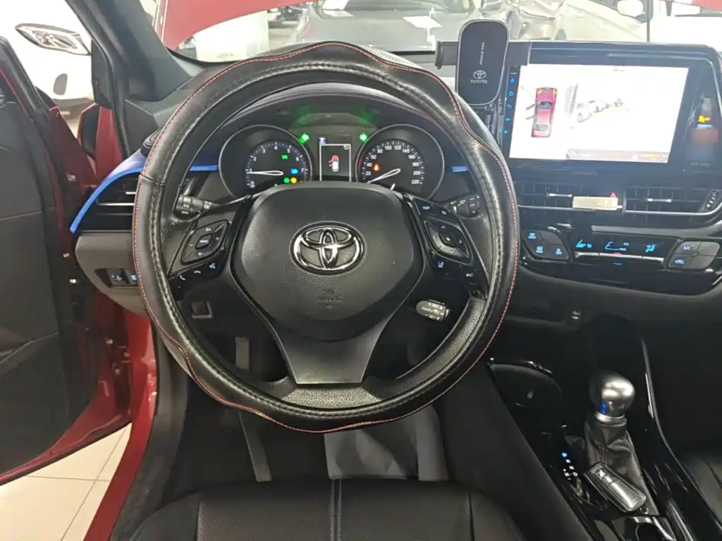 Toyota C-HR — миниатюра 11