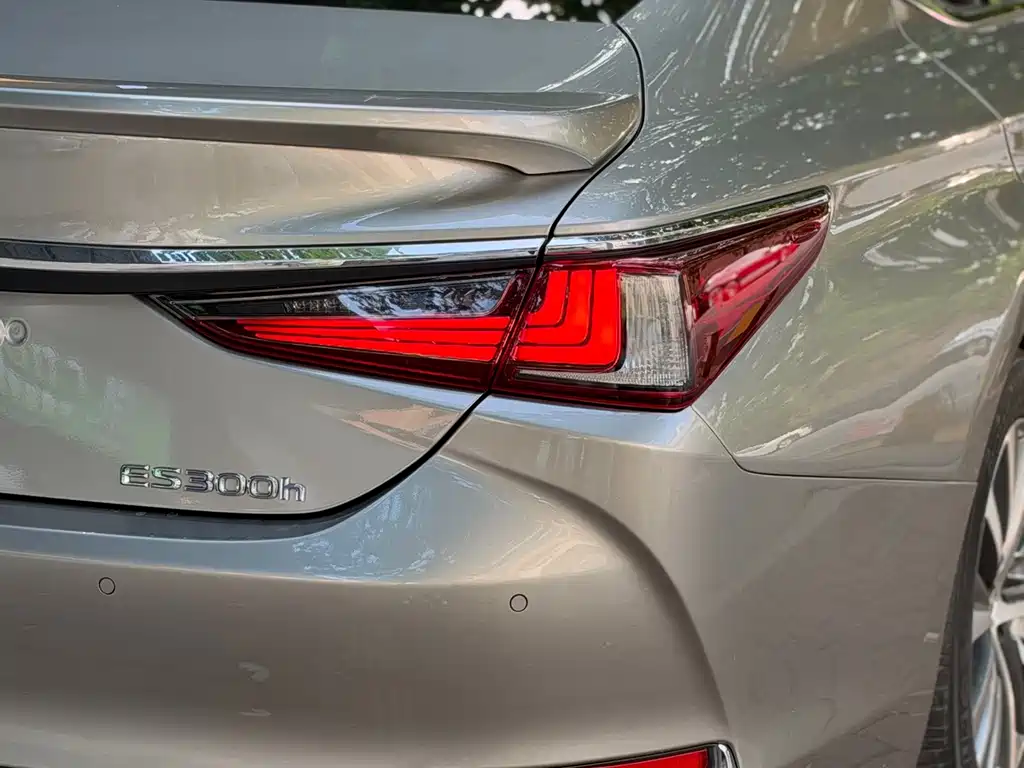Lexus ES — миниатюра 4