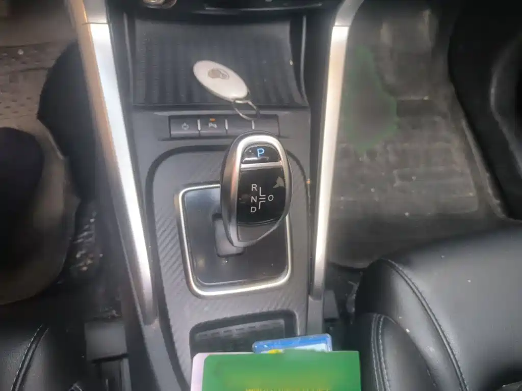 BYD Yuan EV — миниатюра 7