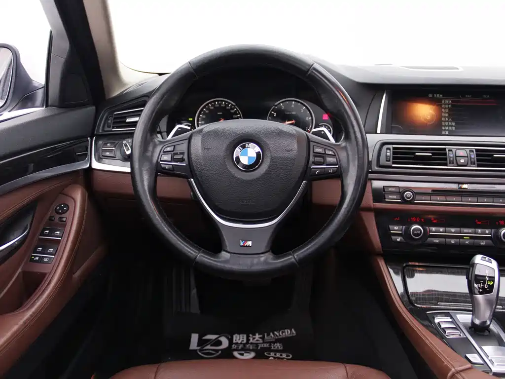 BMW 5 Series — миниатюра 6