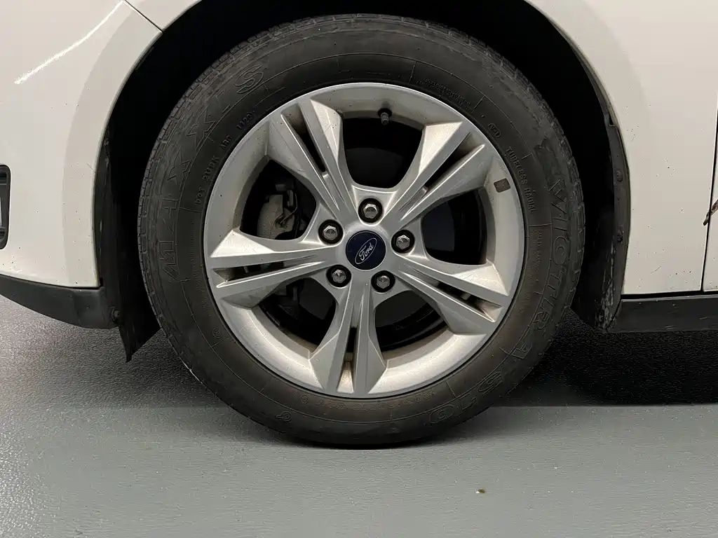 Ford Focus — миниатюра 7