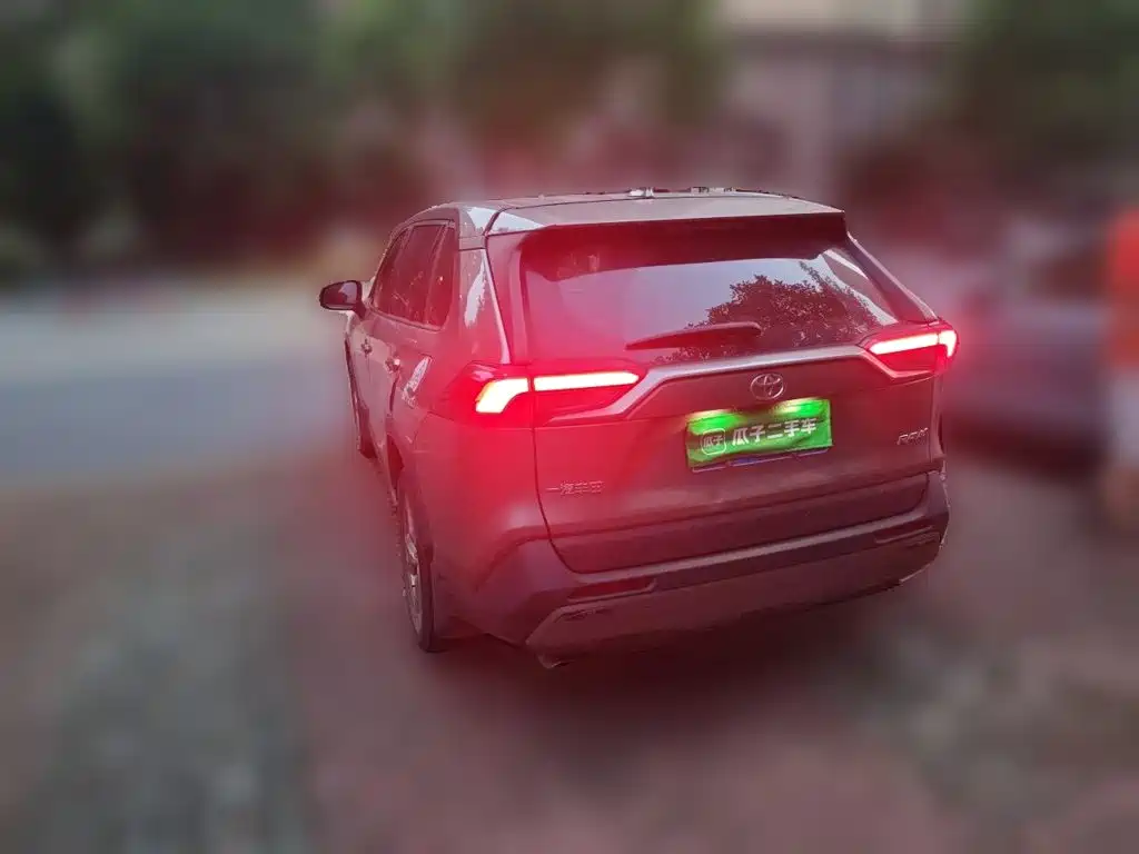 Toyota RAV4 — миниатюра 25