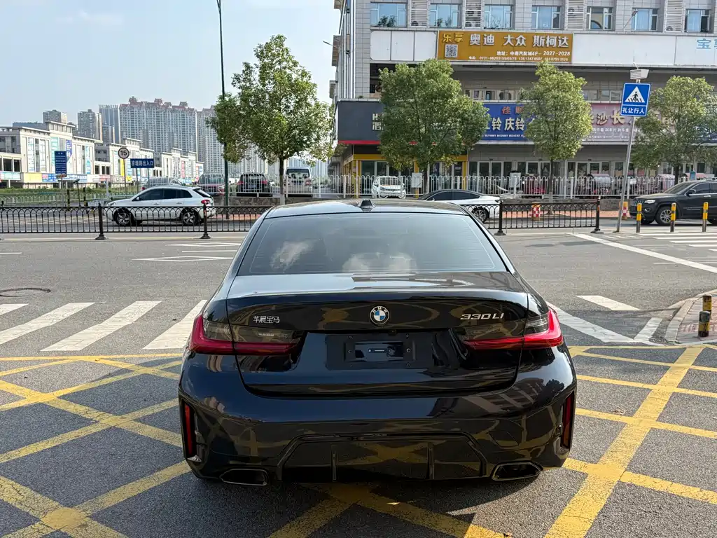 BMW 3 Series — миниатюра 14