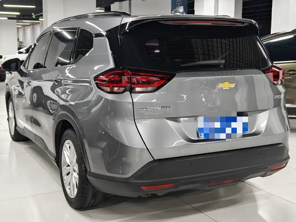 Chevrolet Orlando 2018 530T AT (5+2 ) V
