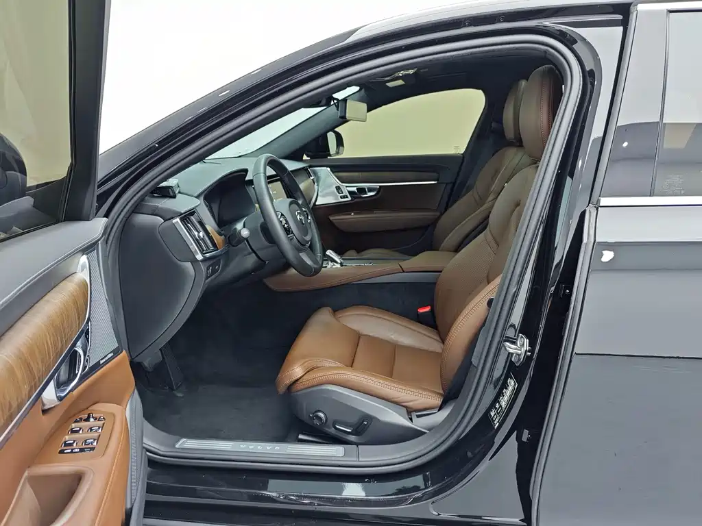 Volvo S90 — миниатюра 11