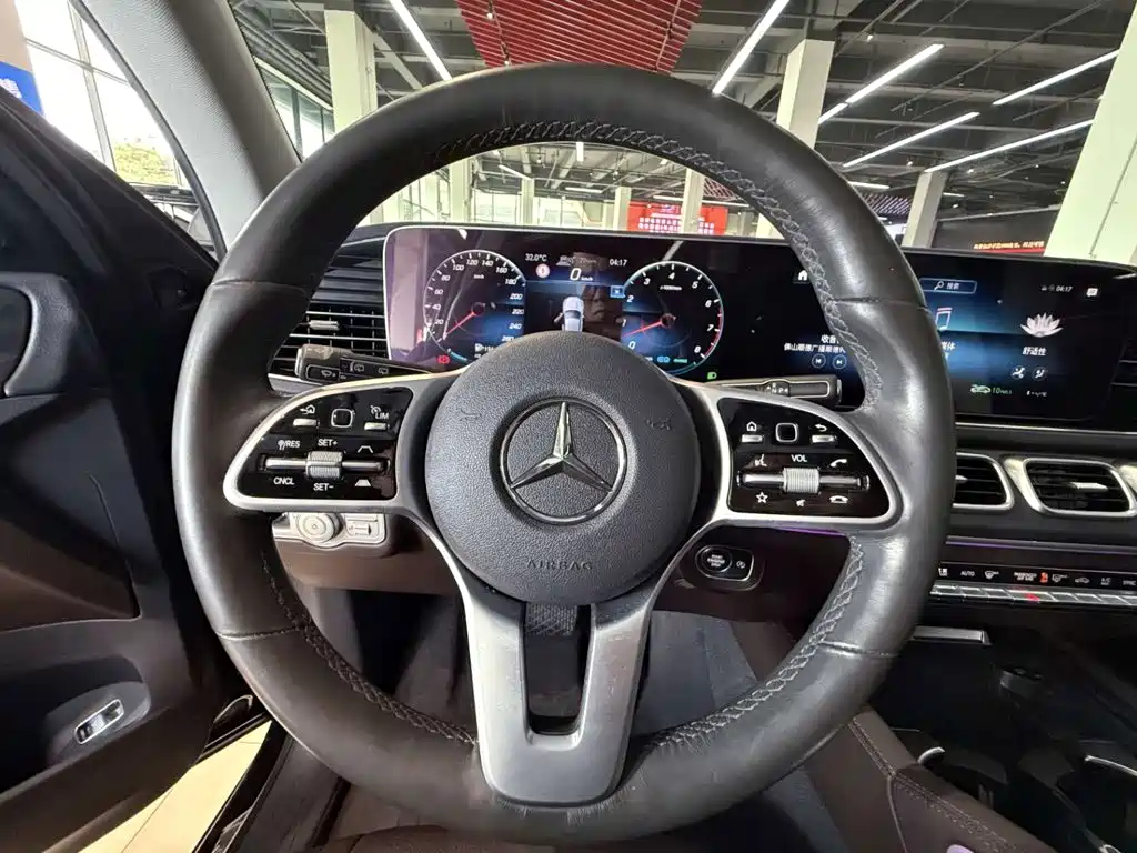 Mercedes-Benz GLE (Import) — миниатюра 16