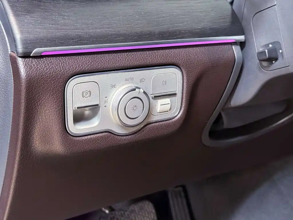 Mercedes-Benz GLE (Import) — миниатюра 27