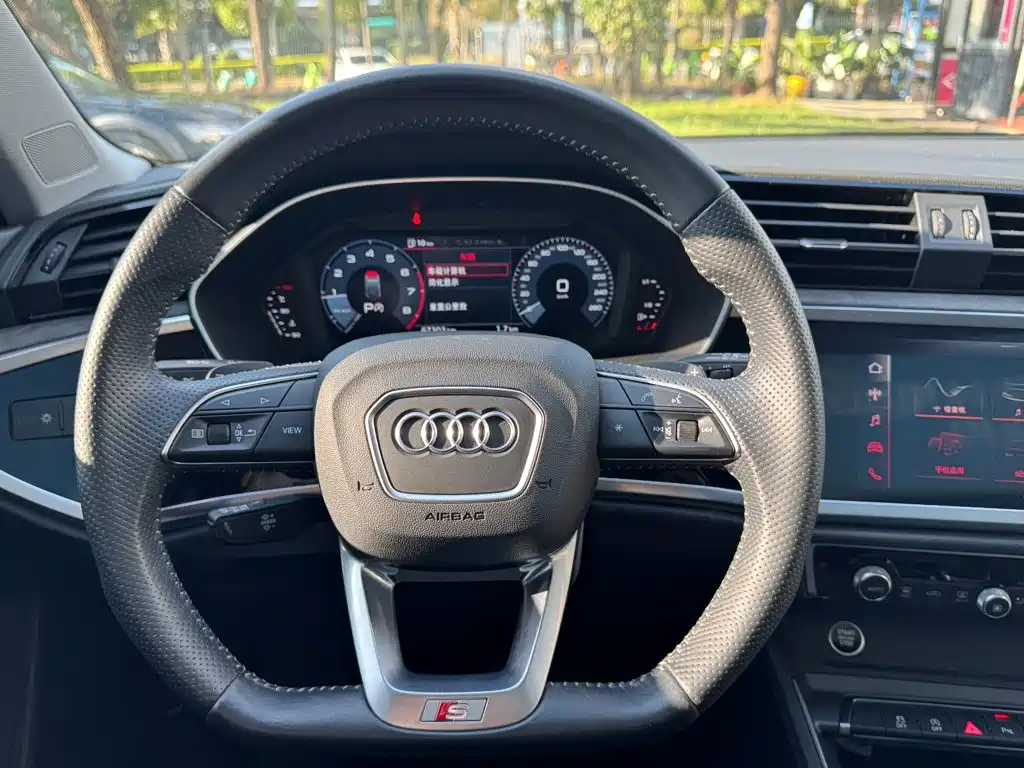Audi Q3 Sportback — миниатюра 15