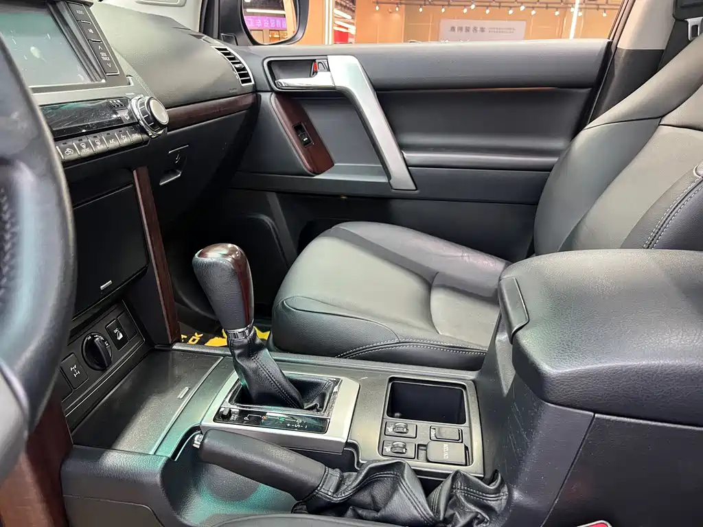 Toyota Prado — миниатюра 6