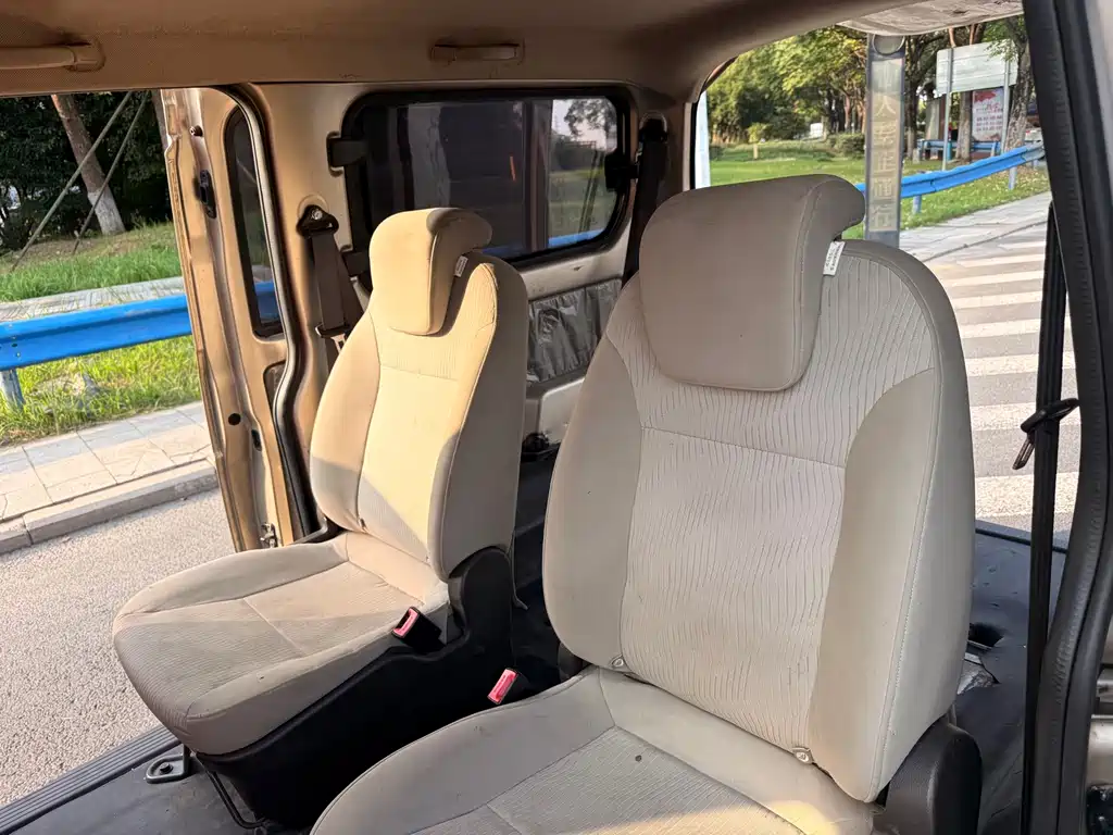 Wuling Rongguang V — миниатюра 17
