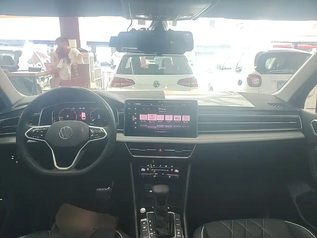 Volkswagen Tiguan L — миниатюра 10